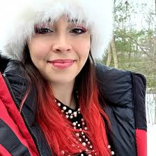 Hey everyone, finally tried out biab. I used the saviland 5 in 1 biab, it  wasn't thick, rather very fluid (polish like). I forgot to buy the slip  solution, I followed the