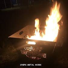 Sei fortunato, le hai trovate. Square Collapsible Fire Pit Ford Cheps Welding