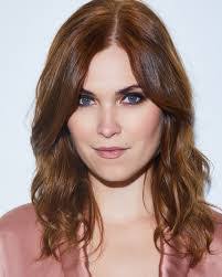 Elisa Taylor's Instagram, Twitter & Facebook