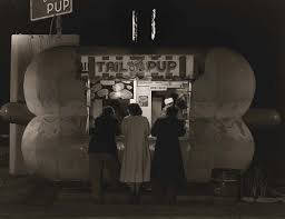 Pictures Of Daily Life In Los Angeles In 1940s By Max Yavno Los Angeles Ghost In The Machine Hot Dog Stand