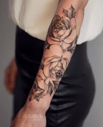Light Flowers Geometric Beautiful Flower Tattoos Flower Tattoo Drawings Tattoos