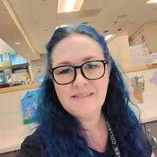 Anyone here make fresh flower leis for promotions/graduations? I need one  for Wednesday, May 22