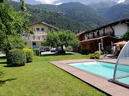 Haus monika'nın konaklama birimlerinde tam donanımlı mini mutfak, düz ekran uydu tv ve duşlu banyo bulunmaktadır. Haus Monika Ferienwohnung Otz Otztal Tourismus Privatvermieter Tirol