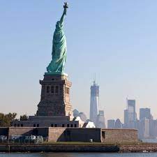 All things to do in new york city. The Statue Of Liberty Klm Reisefuhrer