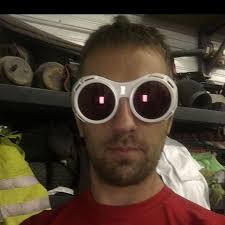 Carl Nutter (@long..duck..dong)