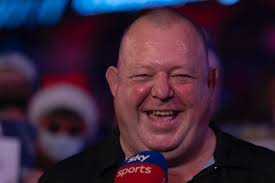 A happy King 😃👑 Mervyn King recovers from two sets down to beat Ryan Joyce  3-2, winning the last nine legs in a row!
