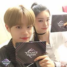 galau. (@like04050708)