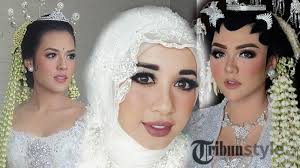 Komentar sebelumnya (0) belum ada komentar untuk produk ini. Tampil Cantik Saat Menikah Makeup Vicky Shu Dibandingkan Dengan Raisa Dan Laudya Cynthia Bella Halaman All Tribunstyle Com