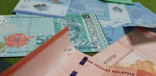 Jika mereka masih hidup, mohon ampun dan berbaktilah kepada mereka sebagaimana mereka pernah berbakti kepada kita. Jika Masih Ada Ibu Bapa Jangan Berkira Mengirim Duit Belanja