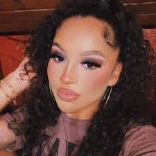 Victoria Cumpian's Instagram, Twitter & Facebook