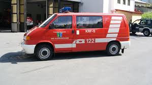 Über die hebebühne im heck kann die beladung . Krfs