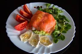 Plat Delicieux De Nourriture Fraiche Avec Les Fruits De Mer Le Fromage Et Le Salat Les Saumons Ont Complete Avec Le Caviar De Po Photo Stock Image Du Fraiche Delicieux 126642368