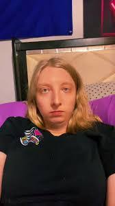 Amber Sarratt's Instagram, Twitter & Facebook