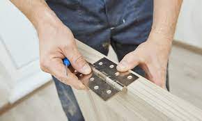 3 Easy Ways To Cut Door Hinges