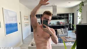 Tyler Oakley – THEGAYUK