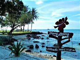 Banyaknya pengunjung yang datang ke pantai ini, membuat jumlah hotel di anyer semakin bertambah. Pantai Pantai Di Banten Yang Melekat Di Hati Indonesia Traveler