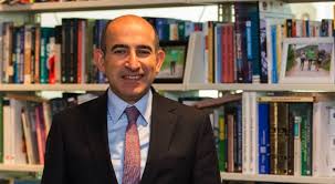 Özellikle uzmanlık alanı olan şehirlerin, bölgelerin ve sektörlerin rekabetçiliği konusunda prestijli yayınevlerinde kitapları basıldı; Melih Bulu Prof Dr Melih Bulu Kimdir Akademi Portal