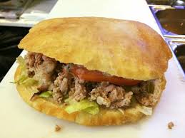 Si Tu Veux Manger Des Bokits De Qualite C Est Ici Et Nul Part Ailleurs Avis De Voyageurs Sur L Ile Aux Bokits Paris Tripadvisor
