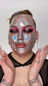 By the iconic words of RuPaul… “RuPEEL YOURSELF!” 💿✨