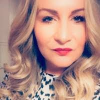 Suzanne Miles's Instagram, Twitter & Facebook