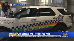 How many police cars does chicago motors make? Chicago Police Decorate Patrol Car With Pride Colors Youtube