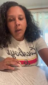 Sara Dinkins's Instagram, Twitter & Facebook