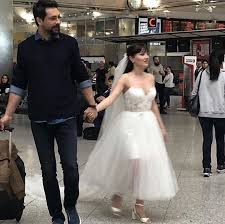 Jumatatea anului 2019 a fost una destul de grea pentru fanii lui onur tuna. Pin By Tanasie Stefania On Yasak Elma Zeynep Alihan Stylish Girls Photos Girls Photo Work Outfits Women