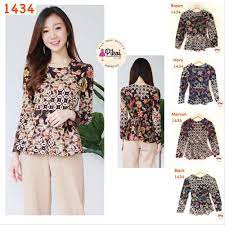 082138832244 follow akun instagram @atasanbatik @atasanbatik @atasanbatik dapatkan model terbaru model baju atasan trend masa kini blus batik kerja kantoran tunik batik outer bahan berkualitas pemesanan: 62 Model Baju Batik Modern Kantor Terbaru Modelbaju Id