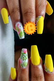 Acrylic nails have been around for decades, but they've had a resurgence in recent years thanks to a combination of celebs, instagram, and our collective nail art obsession. Short Black And Yellow Acrylic Nails Nail And Manicure Trends