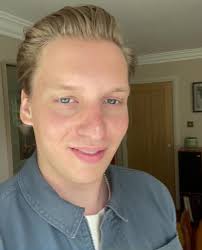 It’s a mini me! Gold Rush Kid comes out in two weeks and you can order the  exclusive Blood Records tri-colour vinyl now, each of which comes with your  very own Paint-Your-Own-George model ⚡It’s all ...