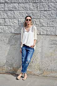 With so many fits, styles, and varieties on the market, it's not always easy to know which boyfriend jeans will play up your good points and help to. Welche Boyfriend Jeans Mit Hellbeige Ballerinas Zu Tragen 3 Damen Outfits 2021 Lookastic
