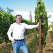 Besuchen sie uns, die vr bank südpfalz, in unserer regionaldirektion edenkoben. Vr Bank Sudpfalz Eg Eine Gute Traube Allein Macht Noch Keinen Spitzenwein Heute Stellen Wir Euch Unseren Neuen Fachkoordinator Weinbau Und Agrar Vor Jochen Gries Das Leben Ist