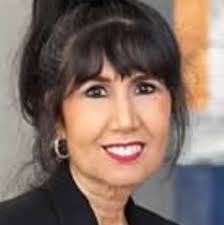 Janis Morey's Instagram, Twitter & Facebook