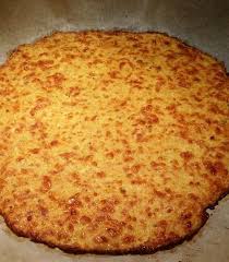 Croute A Pizza Au Chou Fleur Faible En Glucides Recettes Du Quebec Food Pate Pizza Salty Foods
