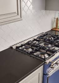Each tile is one square foot. Whisper White Arabesque Backsplash Tile From The Highland Park Collection Creates An Intricate And Dramatic Pa White Arabesque Tile Tile Backsplash Backsplash