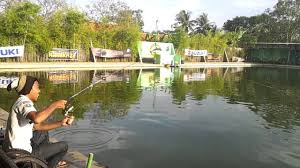Edisi Mocel Angler Bekasi Saung Desa Big Fish Strike Youtube