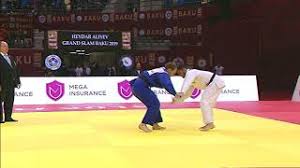 Em 2012, ainda com idade de cadete, competia por vezes já como sénior, em 73 kg. Judoka Disqualified For Mobile Phone Youtube