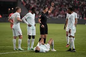 Mbappé limps off with apparent knee injury after scoring for France against Turkey