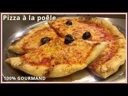 Pizza A La Poele Pan Pizza Youtube Pizza A La Poele Pizza Gourmands