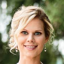 Lisa Bertram's Instagram, Twitter & Facebook