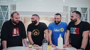 Συγκεκριμένα, ο κώστας μαλιάτσης, ο ηλίας φουντούλης και ο αλέξανδρος μαλιάτσης, ανέβηκαν μαζί μας στα 4x4 και περάσαμε μαζί μια υπέροχη μέρα! Vlog To Pastitsio Ths Symforas Unboxholics Com