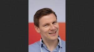 🎙️Throwback Interview with Al Caramba's Matthew Blakemore 🎙️, Our host,  Saksham Sharda, spoke to Matthew about: , 1. AI's creative prowess within  various industries., 2. The pivotal role of ...