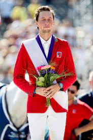 Olympic athlete martin fuchs (sui) has moved to the top of the longines rankings for the first time in his career, overtaking compatriot steve guerdat who held the number one position for a year. Martin Fuchs St Georg