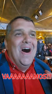 🔴⚫️⚡️ Varela que fez uma ótima partida acertou um belo cruzamento para  Michael pegar de primeira e fazer um golaço para o #Flamengo. Narrei assim,  o gol do nosso Robôzinho na transmissão