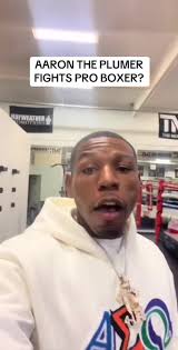 aaron the plumber lowkey might get his body rocked, like that’s a pro  plummer #aaron #florida #plummer #boxing