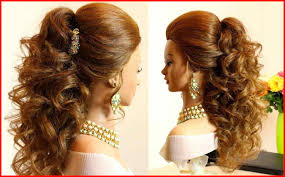The braided bun can easily be made within few simple steps to complete the ordinary saree look. Indian Hairstyles For Short Hair 317674 Awesome Haircuts Girls Simple Indian Hairstyles For Short Hair Step 2019 Tips