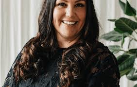 Leslie Lyman's Instagram, Twitter & Facebook