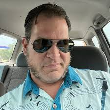 Are there pictures of a non-SS Monte Carlo from the Ron Benfield/Levi  Garrett team?