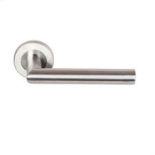 Poignees De Porte Sur Rosaces Elsa Angle Vif Inox 304 Klose Besser Sans Rosaces De Fonction 173 Poignee De Porte Poignees Poignee Fenetre