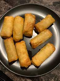 Costco Minh Mini Pork Egg Rolls Review Pork Egg Rolls Egg Roll Recipes Egg Rolls